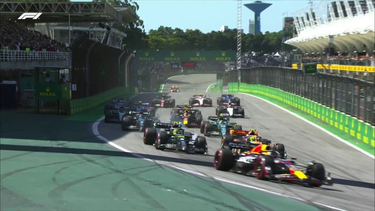 Fernando Alonso dépasse Lewis Hamilton pour prendre la troisième place lors de la reprise du Grand Prix de Sao Paulo