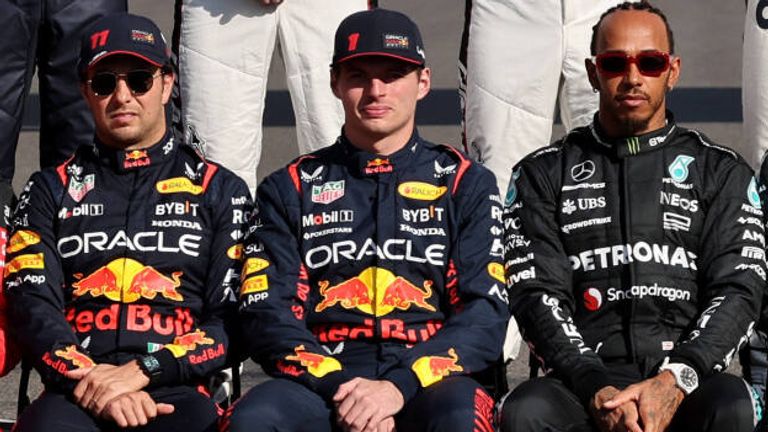 Max Verstappen, Sergio Perez et Lewis Hamilton recevront leurs récompenses à Bakou pour avoir terminé respectivement premier, deuxième et troisième du classement F1 2023