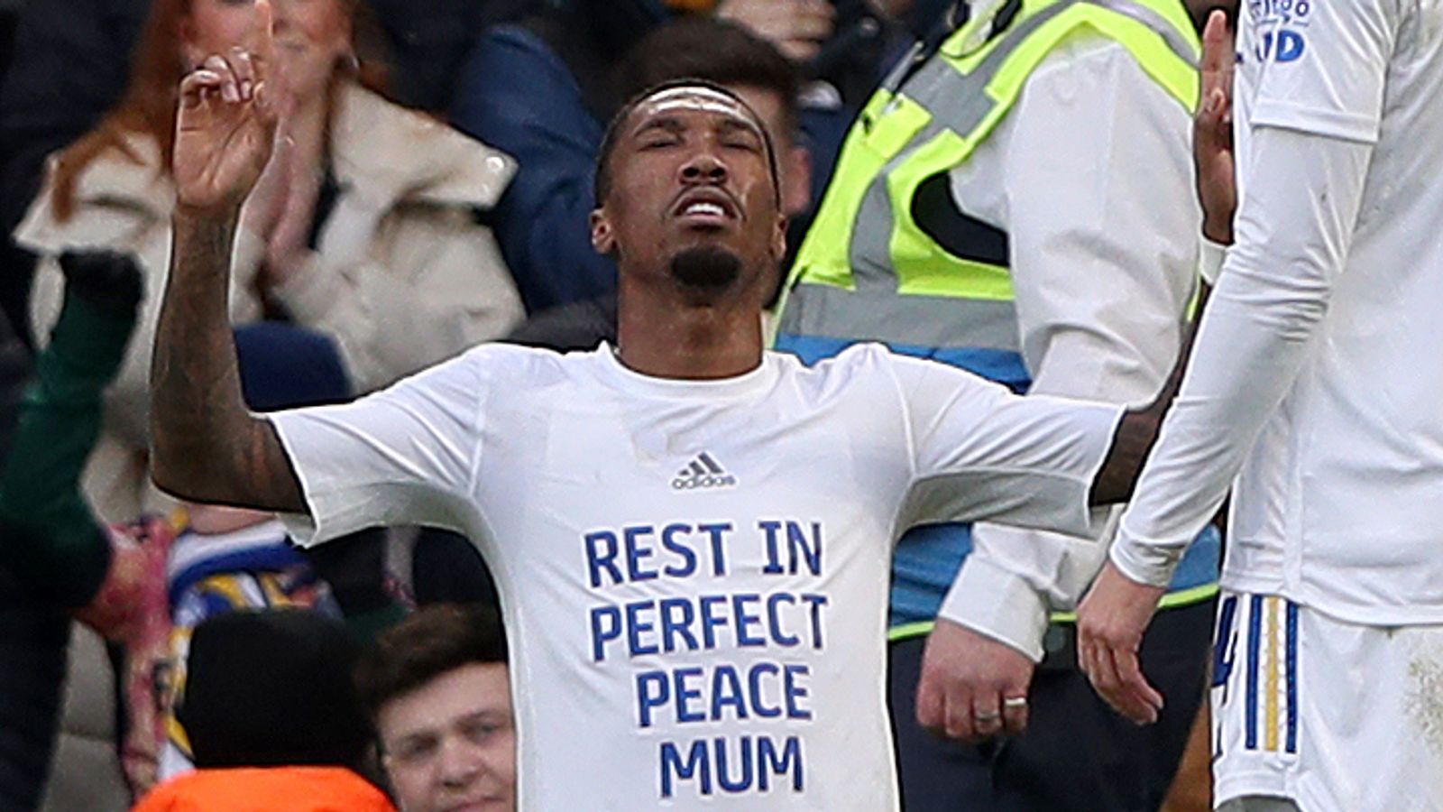 Leeds United's Jaidon Anthony celebrates their goal with a tribute to his mum