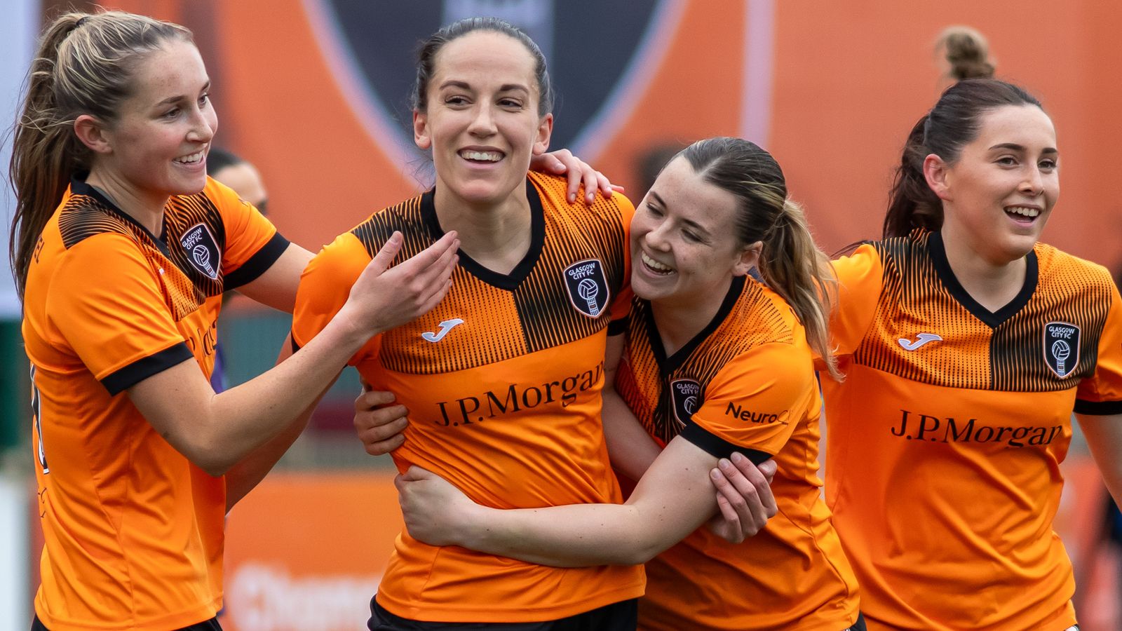 Anna Oscarsson (second left) headed home for Glasgow City ( Credit: Colin Poultney/SWPL)